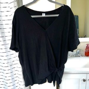 OLD NAVY wrap shirt v neck tie knot bow black top blouse tshirt short sleeves
